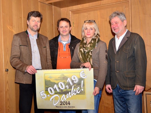von links: Bgm. Hannes Juffinger, Rainer Mairhofer, Anita Grauss-Auer und Günter Egerbacher.