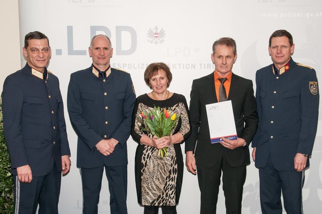 Landespolizeidirektor Mag. Helmut TOMAC, Landespolizeidirektorstellvertreter Dr. Edelbert KOHLER, BezInsp iR Max HUBER mit Gattin, Leiter der Landesverkehrsabteilung Obst Markus WIDMANN. | Foto: Landespolizeidirektion Tirol