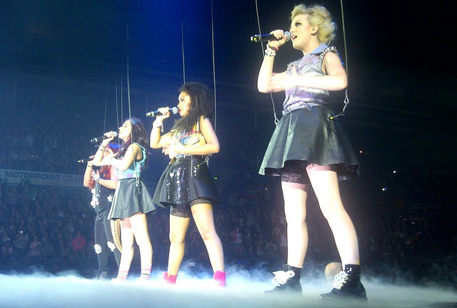 Little Mix bei einem Auftritt | Foto: Rebekah Esme/flickr/CC BY-SA 2.0