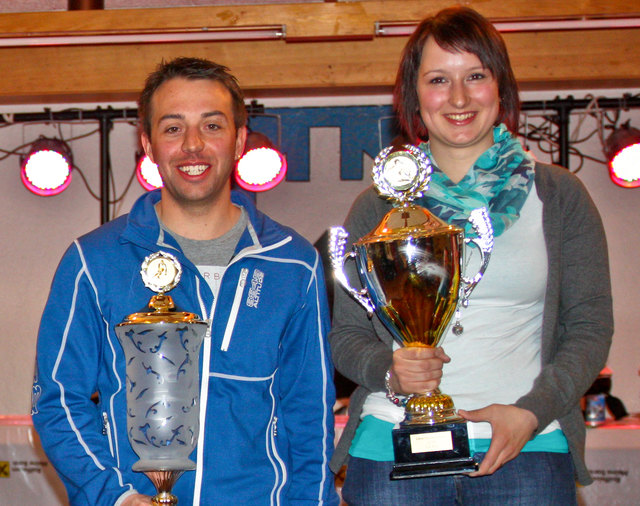 Siegerpokale für die Schnellsten - Katharina Larcher und Benjamin Wöber
