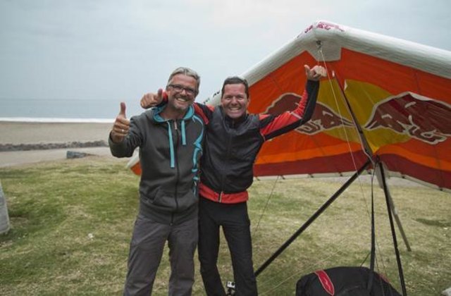 Werner Luidolt und Tom Weissenberger freuen sich über den vollbrachten Rekordflug. | Foto: Foto: Werner Luidolt