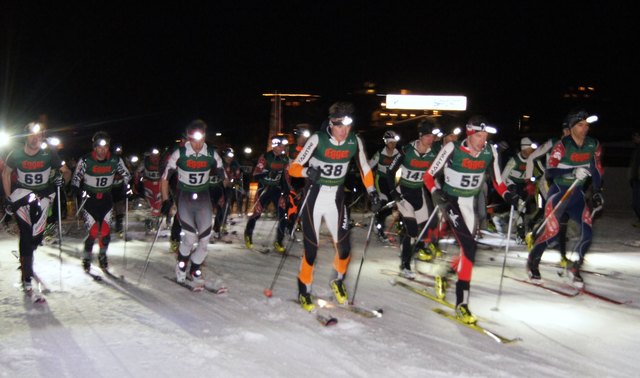 Tagessieger Martin Schider (Nr. 55) übernahm gleich nach dem Start die Führungsspitze. | Foto: Foto: Wörgötter
