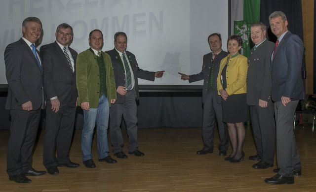 LAbg. Peter Tschernko, Dechant Alois Stumpf, VizeBgm. Rene Söls, Bgm. Rudolf Frühwirth, Bgm. Franz Platzer, VizeBgm. Dorothea Kickmaier-Franz, GK Norbert Felgitscher, BH Manfred Walch (v.l.) | Foto: KK