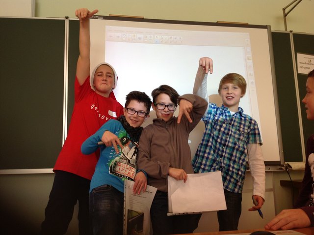 Smartboard, tablets, cyberhomework, Schulbuch-Extra im Web, 2 Notebook und 2 iPad Klassen, Tablet-Klasse und CO - neue Medien im Unterricht - use IT to learn!