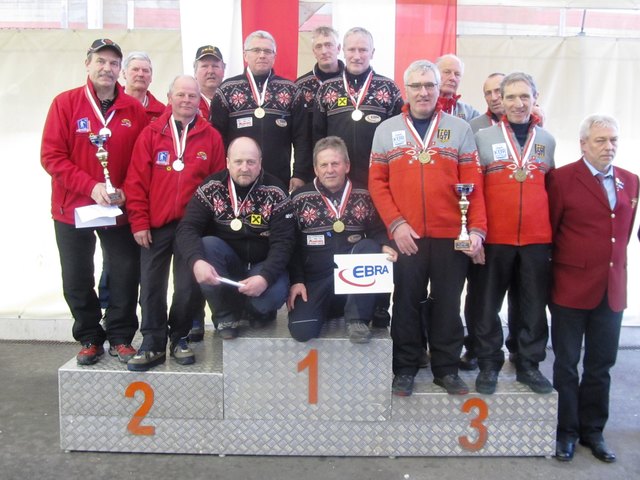 LM Senioren 2014  vr. Gratulant TLEV. Vizepräsident Rudi Mühlegger, Rang 3 ESV. Bad Häring, die Landesmeister vom EV. Angerberg, Rang 2 Vizemeister ESV Schwoich.