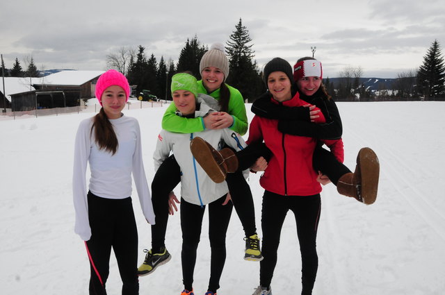 GYM Oberschützen: Ivonne Wiener, Kristin Hetfleisch (Einzelbestzeit), Selina Novak, Barbara Weber, Michaela Saurer | Foto: Spanring