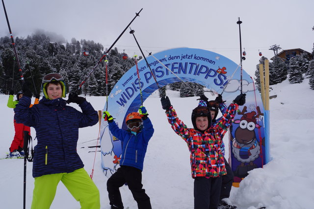 Die Internet - Plattform skigebiete-test.de kürte die Bergbahnen Oetz, zu einem der familienfreundlichsten Skigebiete Tirols.