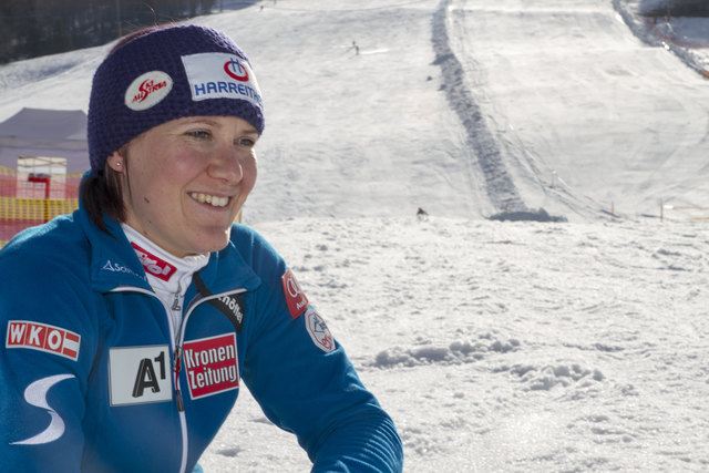 Die Super-G Olympiasiegerin von vancouver 2010 im Interview mit den Bezirksblättern.