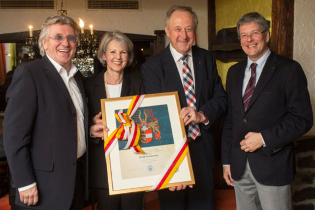 Regierungs- und Kommerzialrat Leopold Sever, Gattin Christine Sever und 2. Präsident des Kärntner Landtages Rudolf Schober und Landeshauptmann Dr. Peter Kaiser | Foto: Just