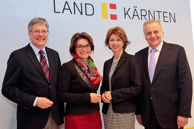 LH Peter Kaiser LHStvin. Beate Prettner und LHStv.in Gaby Schaunig empfingen Bundesminister Rudolf Hundstorfer in der Landesregierung