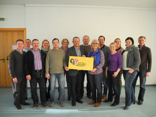 Das Team der OÖVP Wilhering rund um Vzbgm. Renate Kapl (1. Reihe, 4.v.r) und Gemeindeparteiobmann LAbg. Wolfgang Stanek (1. Reihe, 4.v.l).