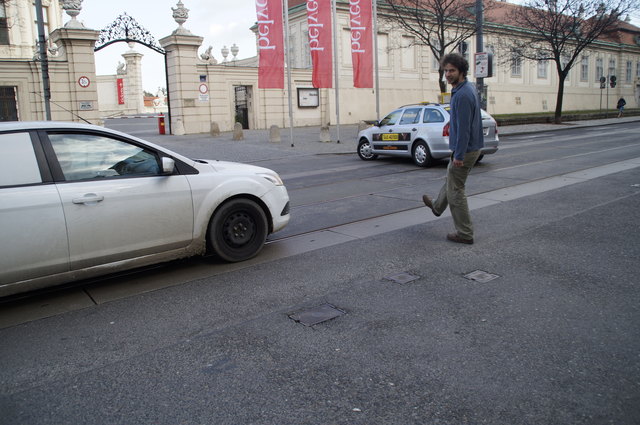 Anrainer Wolfgang S.: "Die Prinz-Eugen-Straße ist ein Verkehrs-Hotspot für Fußgänger!" | Foto: Ehrenberger