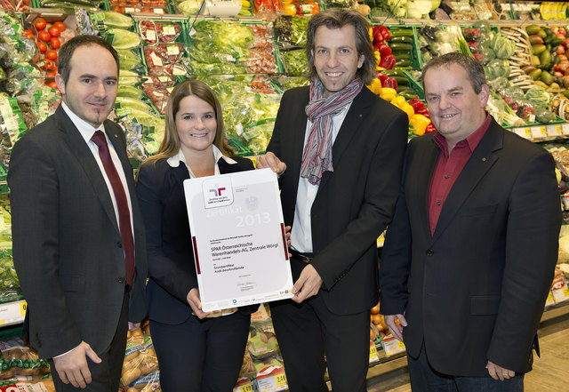 Von links: SPAR-Geschäftsführer Dr. Christof Rissbacher, Assistenz der Geschäftsführung Mag. Patricia Sepetavc, Leiter Personal und Ausbildung Mag. Matthias Schwarzmann und Betriebsrat Franz Hechl. | Foto: Spar