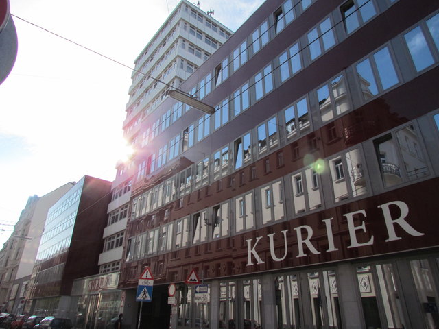 7. Bezirk: Kurier zieht weg aus Neubau: Wohnungen für Haus in Lindengasse im Gespräch. http://www.meinbezirk.at/wien-07-neubau/chronik/kurier-zieht-nach-doebling-d855770.html