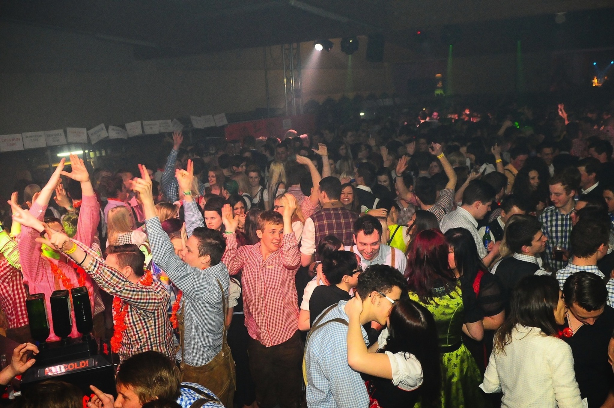 Dirndl-Disco wird in den Sommer verlegt - St. Veit