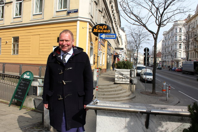 Für Paul Mitter, selbst Unternehmer im Grätzel, gehört ein neues, kreatives Gestaltungskonzept zumindest ab der Karmeliterhofgasse her!