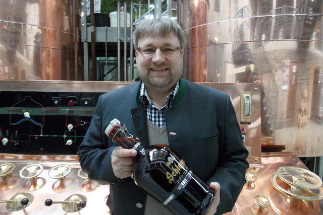 Schleppe-Braumeister Friedl Koren ist für das Klagenfurter Fastenbier verantwortlich. Für Zuhause gibt's den Doppelbock im Schleppe-Shop zu kaufen.