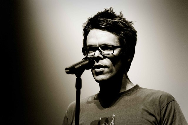 Markus Köhle moderiert den "Poetry Slam" im Stainacher CCW. | Foto: KK