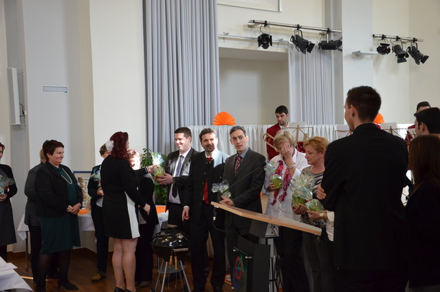 Die Schüler bedankten sich bei ihren Lehrern mit durchaus kreativen Geschenken. | Foto: Christian Keusch