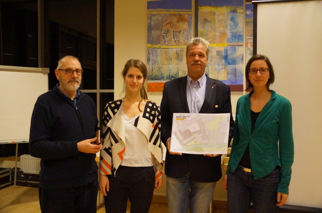 GR Gerhard Stitzle, Carina Sacher, Bgm. Peter Buchner und Caren Ohrhallinger