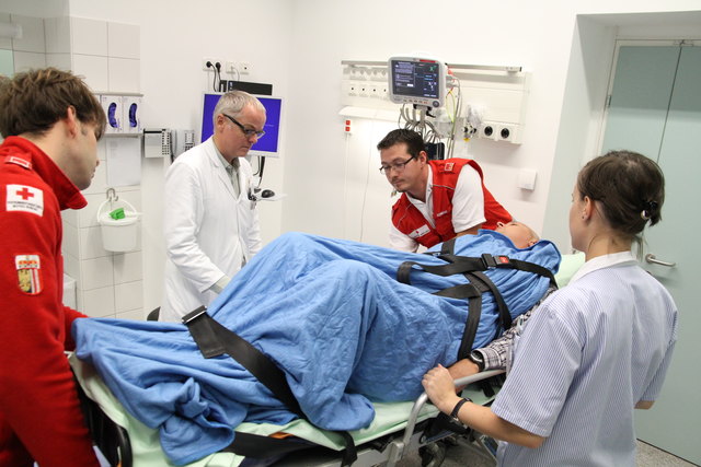 Im vergangene Jahr musste der Rettungsdienst des Roten Kreuzes 54.222 Mal ausrücken. 2012 waren es 55.099 Mal. | Foto: Rotes Kreuz