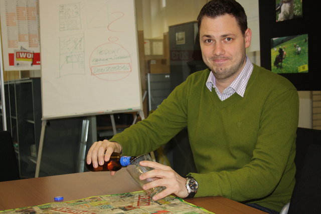 Ein letzter Schluck in Ehren für Redaktionsleiter Marcus Stoimaier.