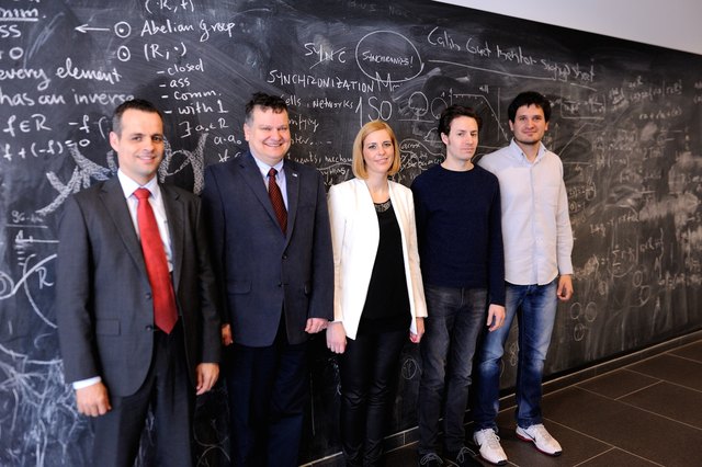 Georg Schneider, Thomas Henzinger, Sonja Steßl, Maurizio Morri, Georg Fuchsbauer | Foto: IST Austria/Lisa Cichocki