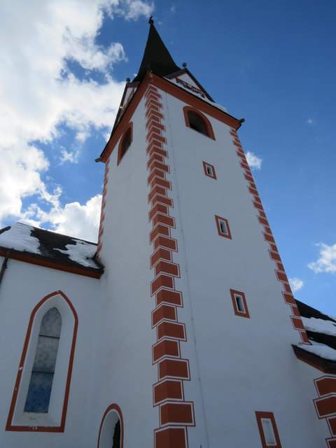 Der Kirchturm ist nördlich angelegt