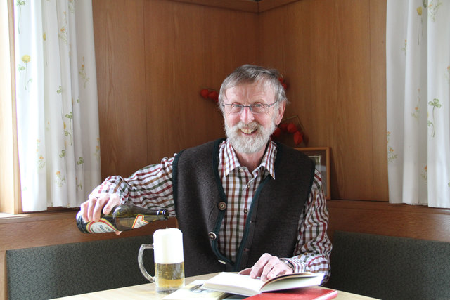 Der Mundart-Autor Josef Kettl passt auch aufgrund seines Namens hervorragend zum "Josefi-Hoangartn". | Foto: privat