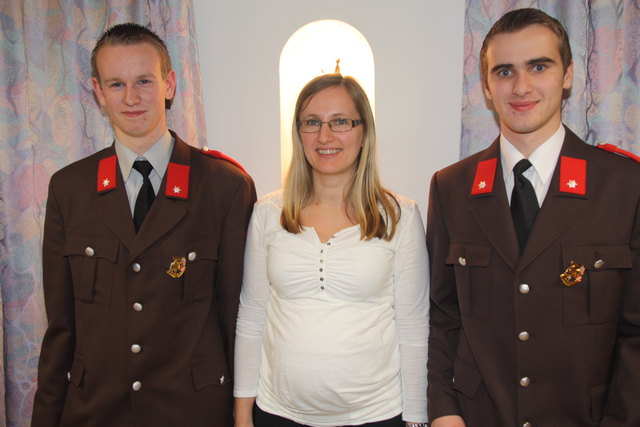 Jugendbetreuerin Sandra Frühwirth mit den Goldenen Markus Brandstetter und Thomas HOLZER