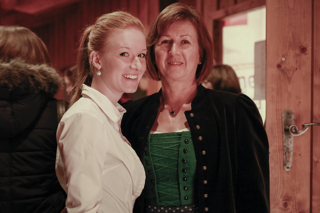 Machten sich einen schönen Abend bei der Biergala: Stefanie und Gerda Burgstaller.