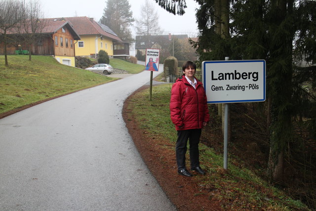 Volksbefragungs-Initiatorin  und Gemeinderätin Maria Holzmann akzeptiert den Wunsch der Lamberger. | Foto: Gemeinde