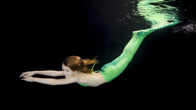 Endlich Meerjungfrau - mit den Workshops der Austrian Mermaids werden Nixen-Träume wahr. | Foto: Harald Slauschek|H2O-Photography.com
