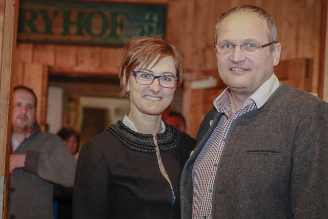 Ließen sich die Veranstaltung am Loryhof nicht entgehen: Elfriede und Johannes Plakolm.