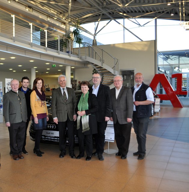 Brigadier iR Franz Teszar, Geschäftsführer
Christoph Mayer, MAS, StR Melitta Biedermann, Autohaus Waldviertel-Geschäftsführer Mag. Robert Peter, Pauline Gschwandtner,
Vorsitzender Dr. Ernst Wurz, OSR Mag. Werner Neuwirth und HR Dr. Gerhard
Proißl.