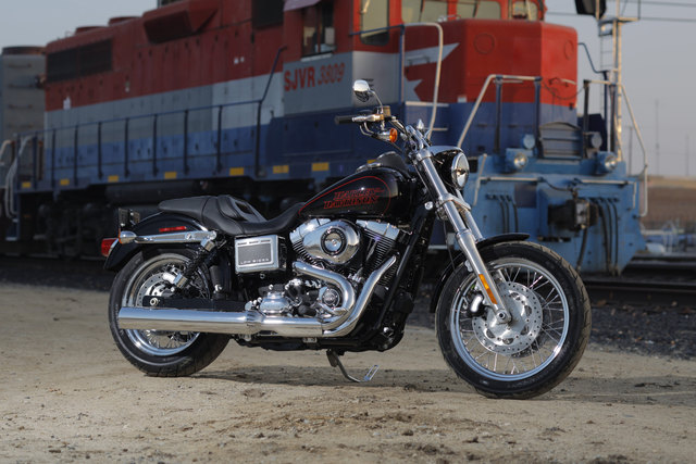 Harley-Davidson Low Rider – „Jetzt kehrt der aufmüpfige Geist der 70er-Jahre zurück“, heißt es von den Custom-Bike-Profis. | Foto: Harley-Davidson