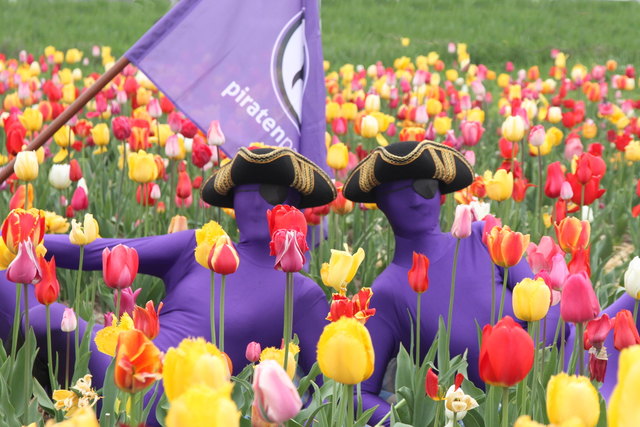 Der Frühling ist heuer um Wochen zu früh dran: die Salzburger Piratenpartei wünscht allen eine schöne Zeit!