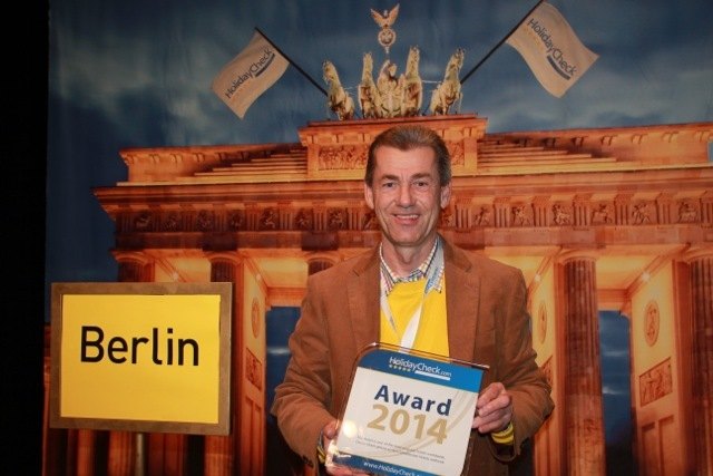 Thermenhotelier Josef Puchas Gewninner des HolidayCheck Award 2014!
