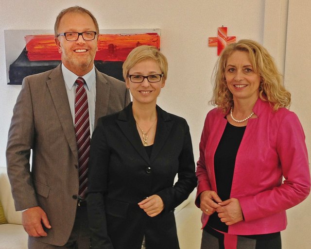 Bürgermeister Hermann Stockinger und Vizebürgermeisterin Evelyn Schobesberger (r.) mit Landesrätin Doris Hummer.