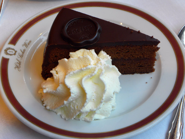 Die bis heute beliebte Sachertortehat ihre Ursprünge beim Wiener Kongress. | Foto: Wikipedia
