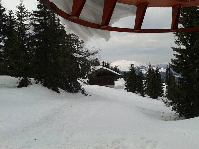 Die verwaiste Gipfelstation und das Gipfelhaus