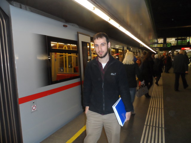 Abdurrahman J., Angestellter: "Ich bin mit der Linie U4 vollauf zufrieden." | Foto: Nikolic