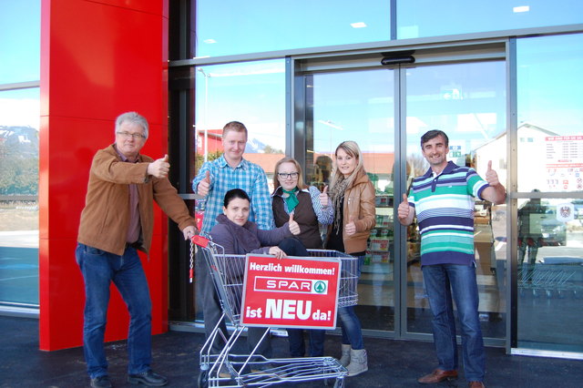 Freuen sich aufs Einkaufen: Johann Steiner, Daniel Pritz, Kertsin Guggenbichler, Carina Altersberger, Matthias Hartlieb (von links) und Vanessa Krenn (vorne)
