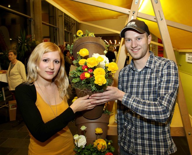 Alexandra Mittermayr und Martin Mayr aus Strass im Attergau holten sich Ratschläge für einen schönen Blumengarten. | Foto: Helmut Klein