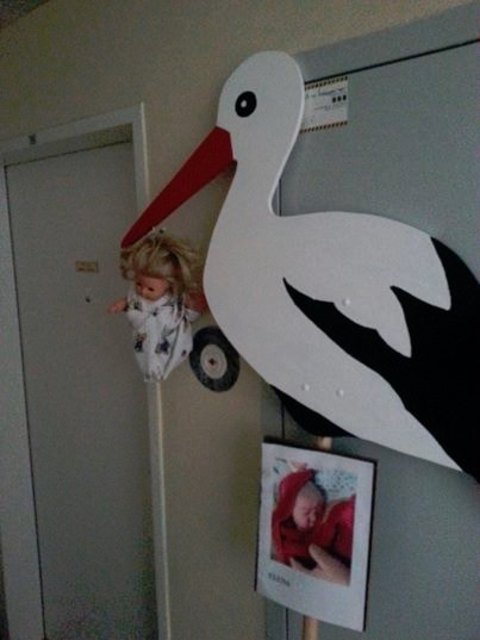 DER STORCH IST SICHER GELANDET! .... und das unter dem Stoßseufzer eines überglücklichen Vaters: "Meine Mädels, endlich zu Hause!" Wir gratulieren es noch einmal ganz herzlich - OÖ Familienbund, Storchverleih, Landesgeschäftsstelle
Hauptstraße 83-85 4040 Linz
Tel.:0732/60 30 60
E-Mail: office@ooe.familienbund.at | Foto: Familie Tuvic