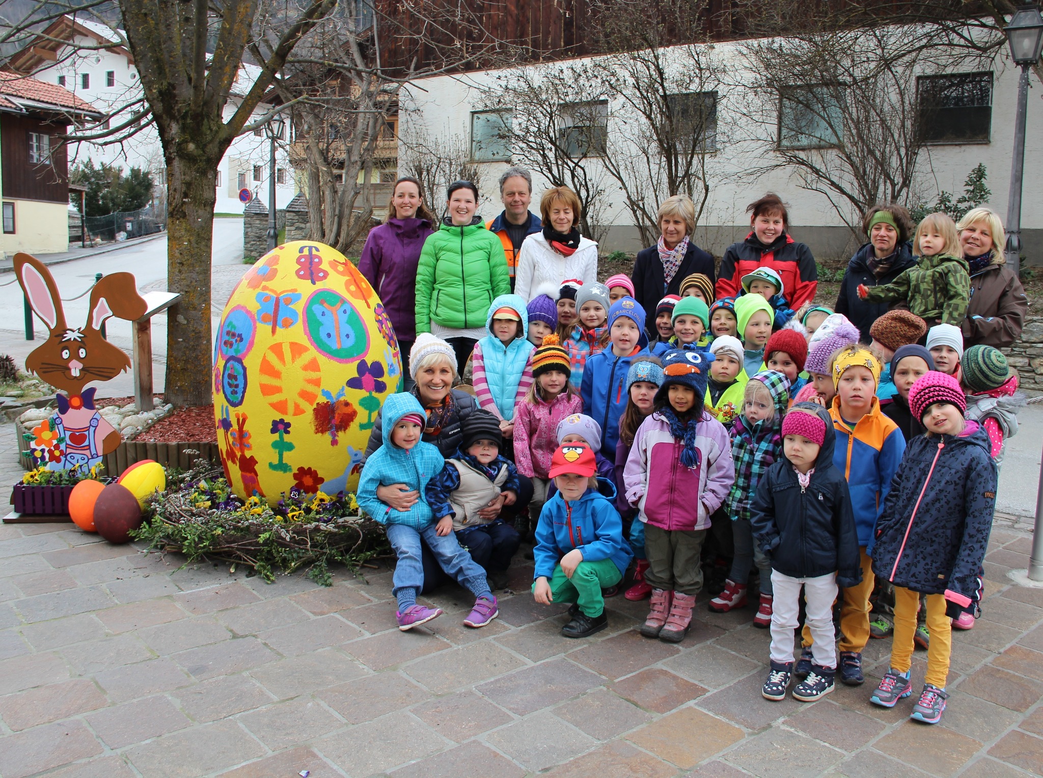 Stuhlfelden: Kindergartenkinder gestalteten die Osterdekoration - Pinzgau