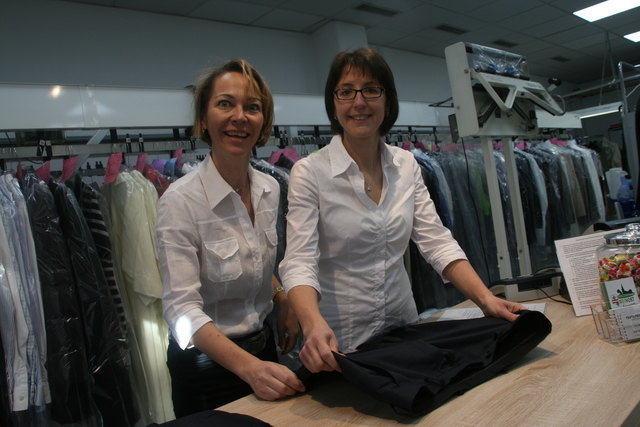 Natürlich Sauber: Antje Schubert und Edeltraud Ehn. | Foto: Zeiler