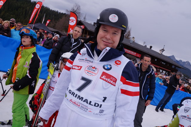 Fürst Albert II von Monaco zeigte bei der Sportalm auf der Gschwandtkopf-Piste seine Schifahrerischen Künste. | Foto: Larcher