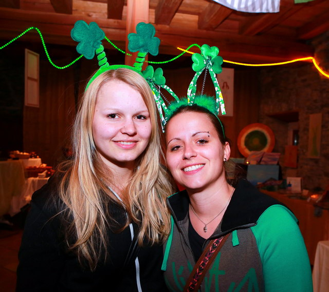 Julia Dallinger und Sabrina Resch.