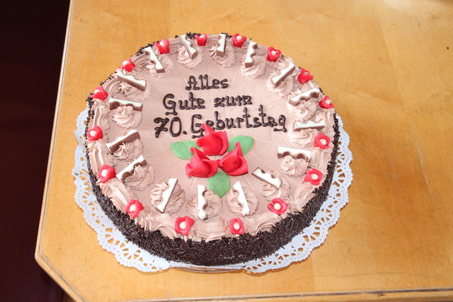 Da war die Geburtstagstorte noch ganz